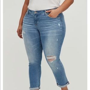 BOYFRIEND STRAIGHT JEAN - VINTAGE STRETCH MEDIUM WASH